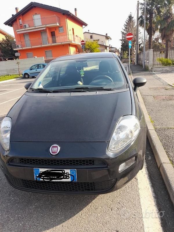 Usata Fiat Punto 69 CV (50 kW) 2018 Nero Utilitaria