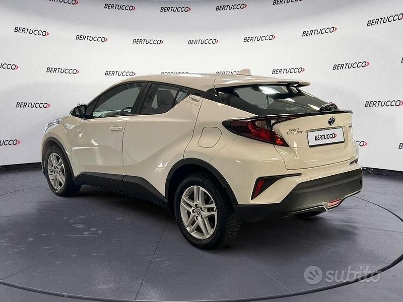 Usata Toyota C-HR Active 122 CV (89 kW) 2020 Bianco SUV