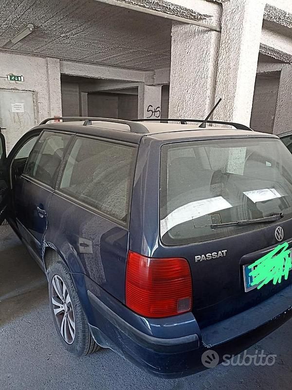 Usata VW Passat 75 CV (55 kW) 1999 Blu Berlina