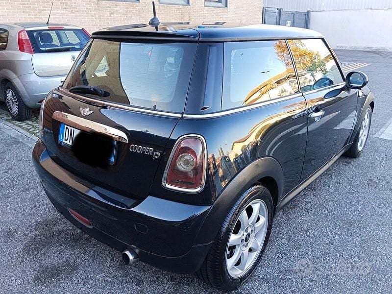 Usata Mini Cooper D 109 CV (80 kW) 2009 Nero Utilitaria