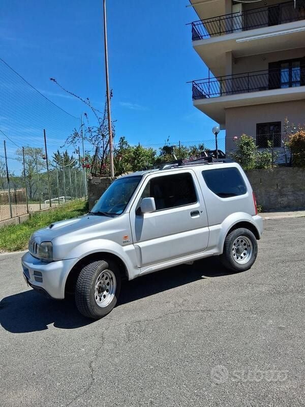 Grigio Usata 2006 Suzuki Jimny SUV | 11.000 € (Buon prezzo) - Immagine 1/4