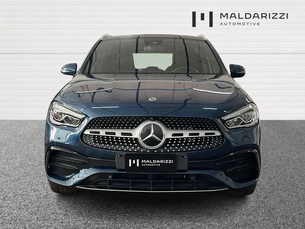 Usata Mercedes GLA250 Premium 160 CV (117 kW) 2020 Blu denim SUV