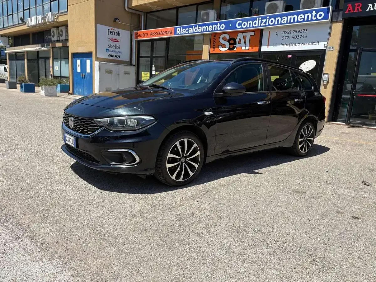 Usata Fiat Tipo Lounge 120 CV (88 kW) 2020 Nero Station wagon
