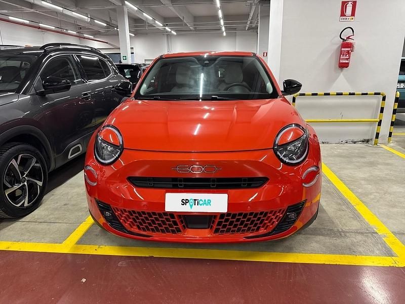 Occasion Fiat 600 La Prima 114 kW (156 ch) 2024 Orange SUV