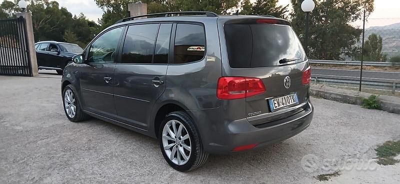 Usata VW Touran Comfortline 104 CV (76 kW) 2014 Grigio Monovolume