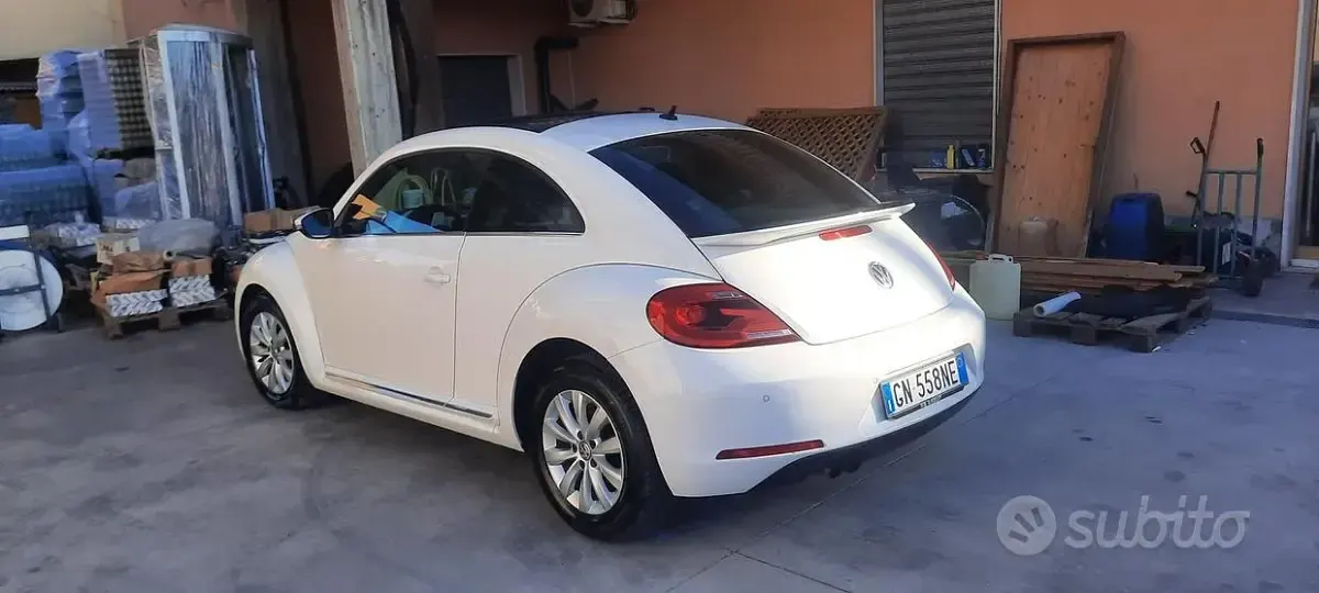 Usata VW Beetle Sportline 140 CV (102 kW) 2013 Bianco Utilitaria