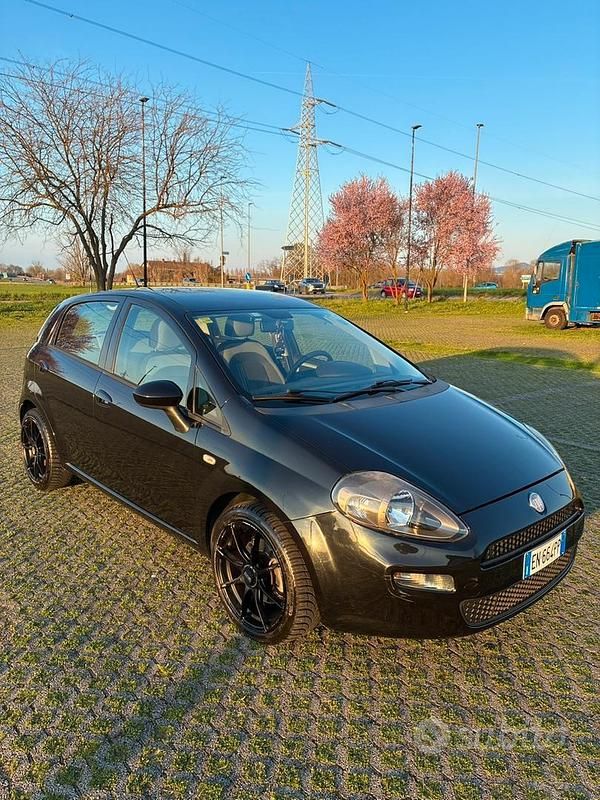 Usata Fiat Punto Evo 95 CV (69 kW) 2012 Nero Utilitaria