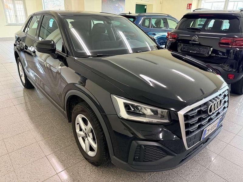 Begagnad Audi Q2 Business 116 HK (85 kW) 2023 Svart SUV