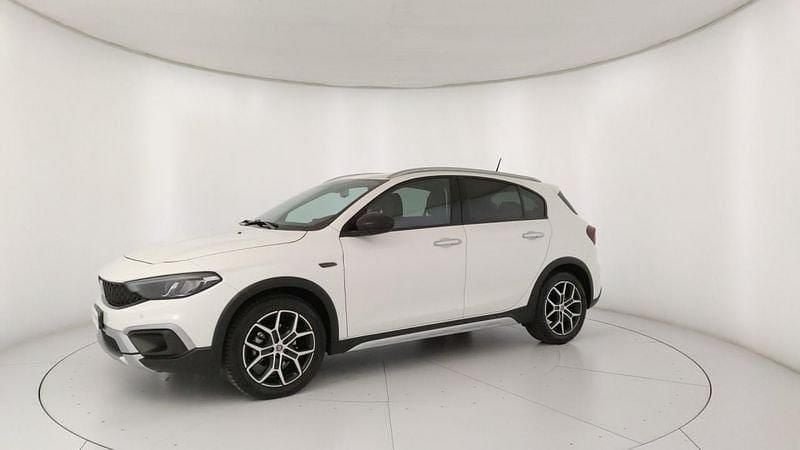 Usata Fiat Tipo Cross 99 CV (72 kW) 2022 Bianco Utilitaria
