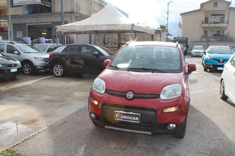 Usata Fiat Panda 4x4 S 95 CV (69 kW) 2016 Rosso Utilitaria