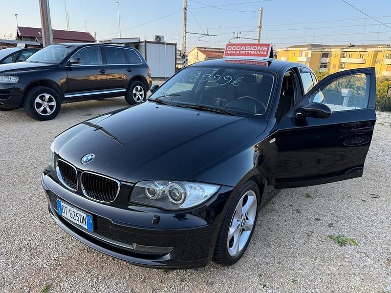 Usata BMW 118 142 CV (104 kW) 2010 Nero Utilitaria