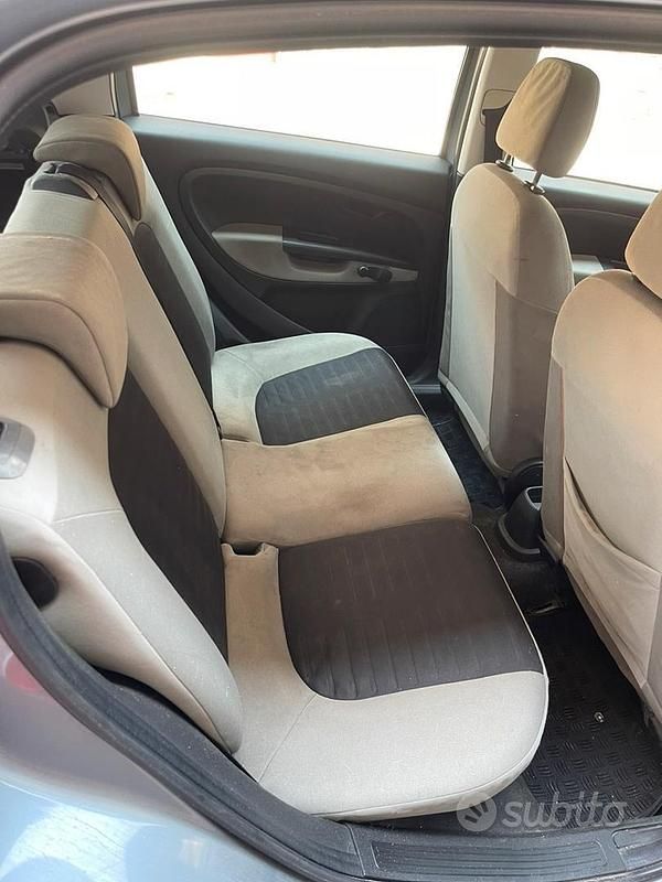 Usata Fiat Punto 75 CV (55 kW) 2006 Grigio Utilitaria