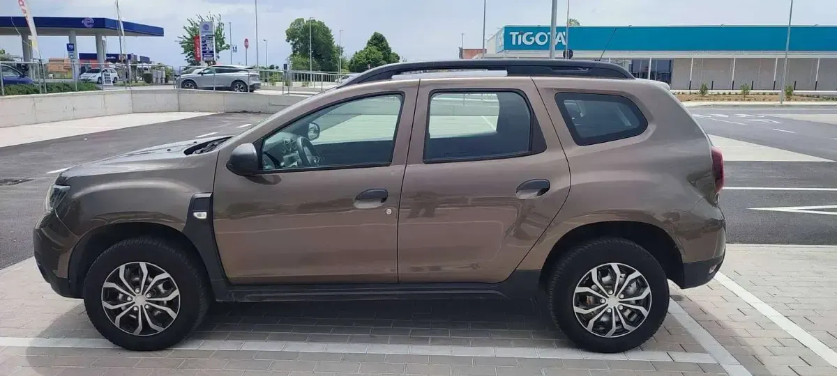 Usata Dacia Duster Essentiel 114 CV (83 kW) 2019 Marrone SUV