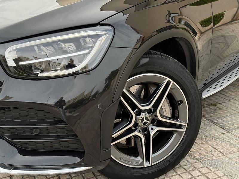 Usata Mercedes GLC220 Premium Plus 194 CV (142 kW) 2021 Nero Station wagon