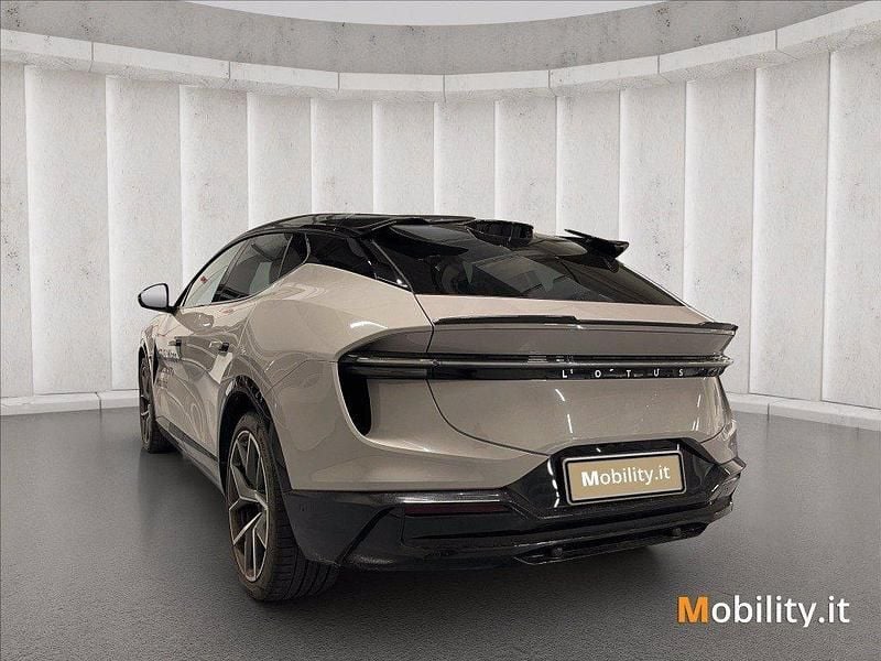 Usata Lotus Eletre 450 kW (612 CV) 2024 Grigio SUV