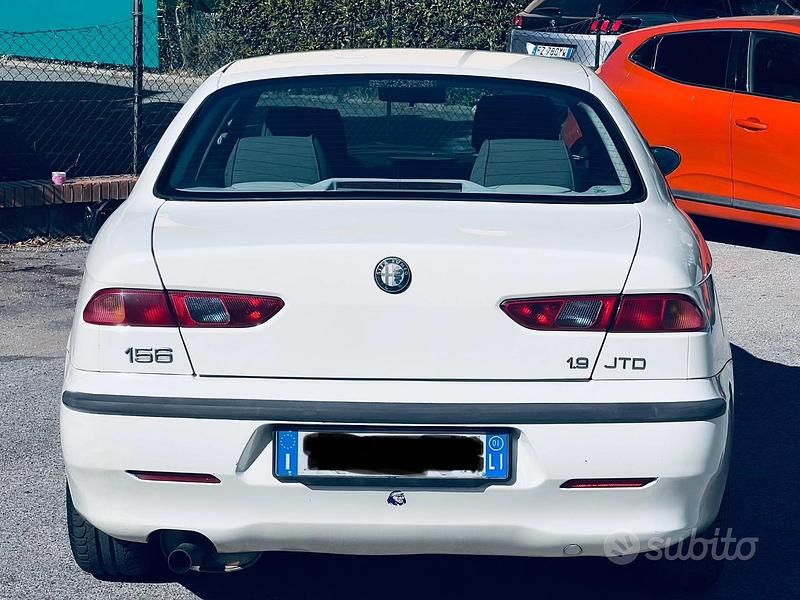 Usata Alfa Romeo 156 116 CV (85 kW) 2001 Bianco Berlina