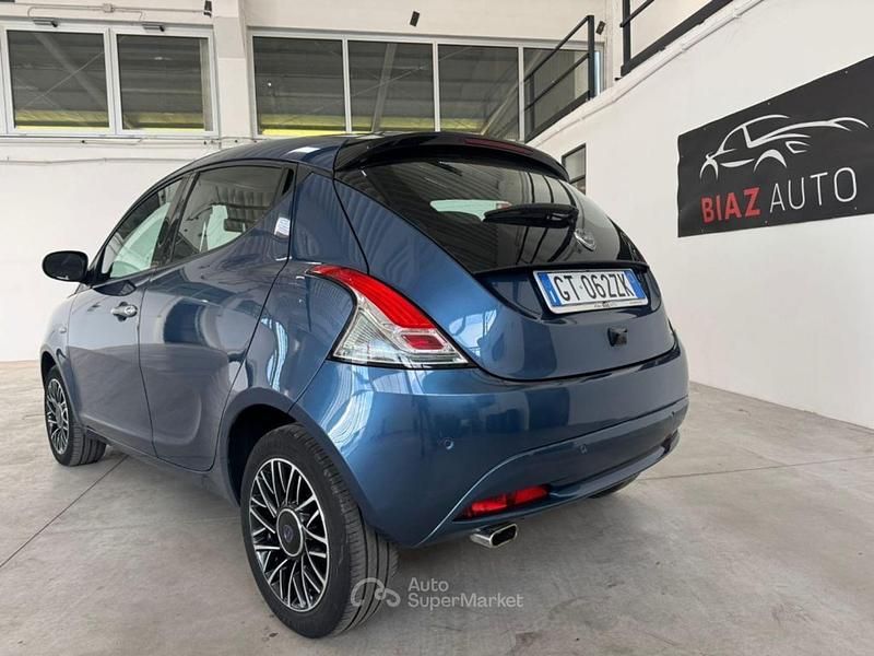Usata Lancia Ypsilon Gold 70 CV (51 kW) 2024 Blu Utilitaria