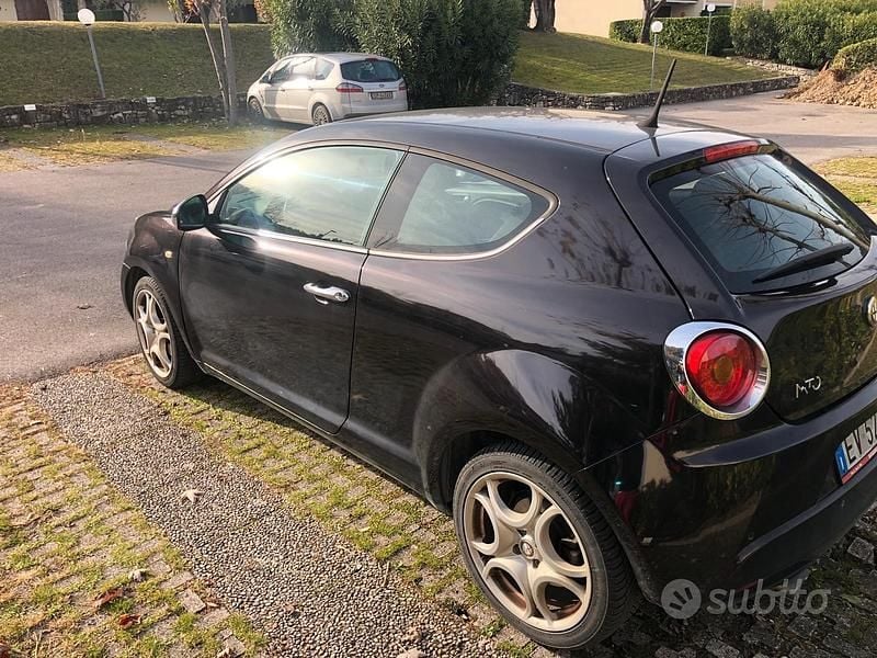 Nero Usata 2014 Alfa Romeo MiTo Distinctive Utilitaria | 5500 € (Buon prezzo) - Immagine 1/4