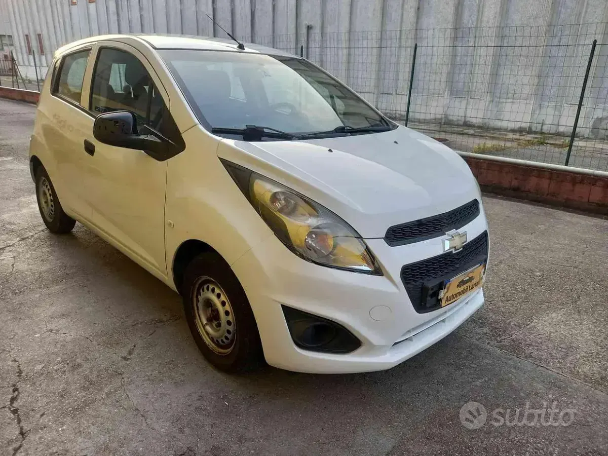 Begagnad Chevrolet Spark 68 HK (50 kW) 2013 Vit Halvkombi