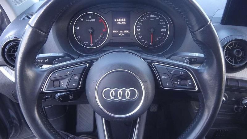 Usata Audi Q2 Ambiente 150 CV (110 kW) 2017 Grigio SUV