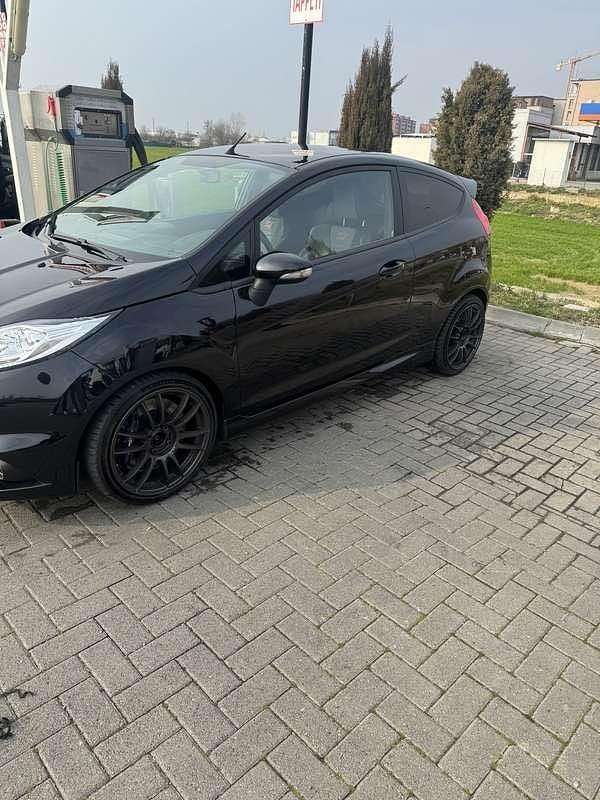 Usata Ford Fiesta ST 182 CV (133 kW) 2017 Berlina