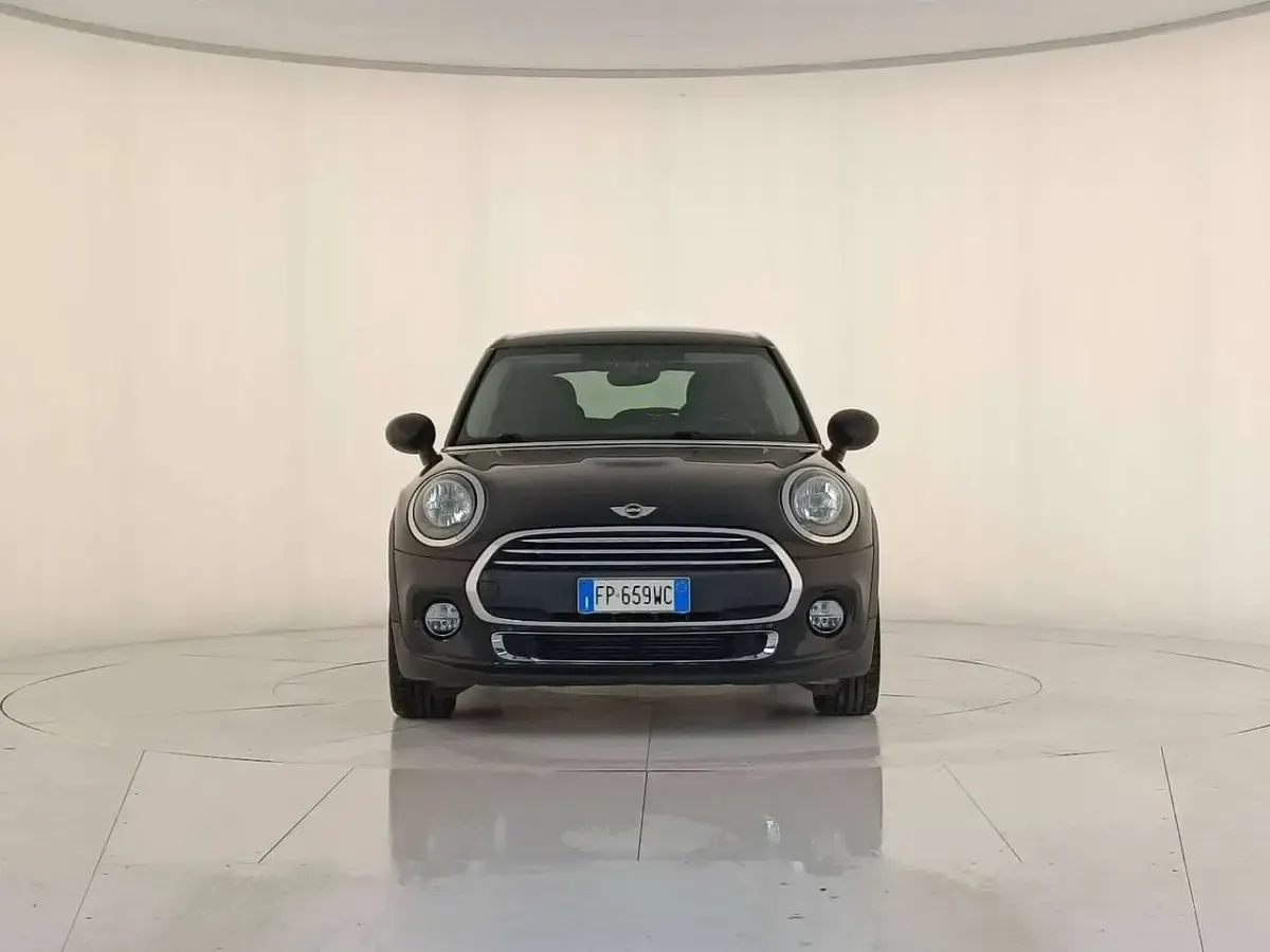 Usata Mini One D Business 95 CV (69 kW) 2018 Black clear coat Utilitaria
