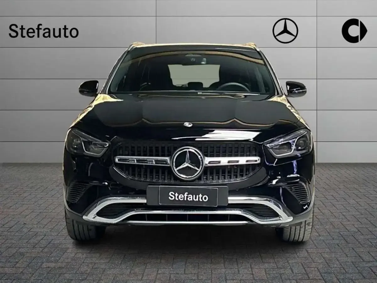 Nuova Mercedes GLA250 Progressive 163 CV (119 kW) 2026 Nero notte SUV