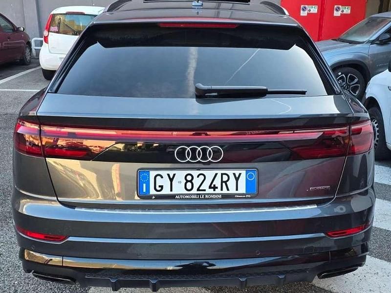 Usata Audi Q8 S-Line 286 CV (210 kW) 2025 Grigio SUV