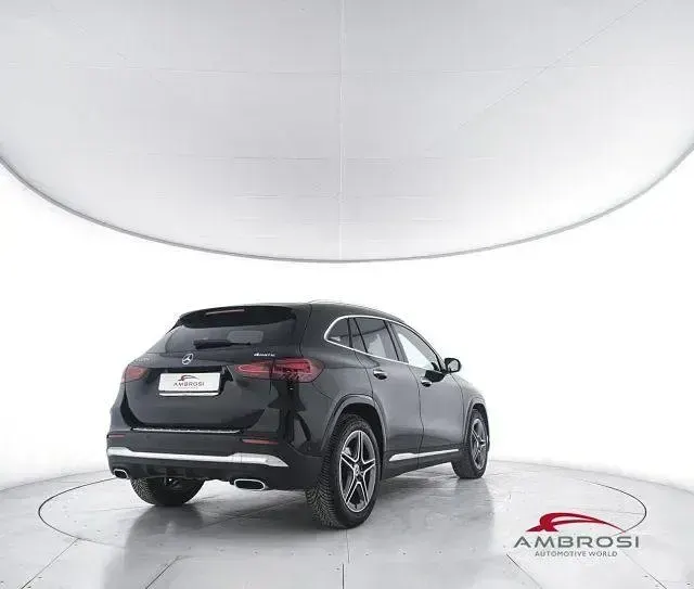 Usata Mercedes GLA200 AMG Line Premium 150 CV (110 kW) 2023 Nero SUV