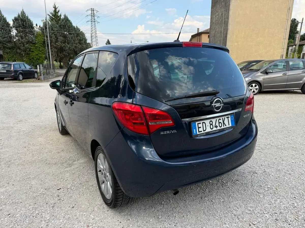 Usata Opel Meriva 95 CV (69 kW) 2011 Blu Monovolume