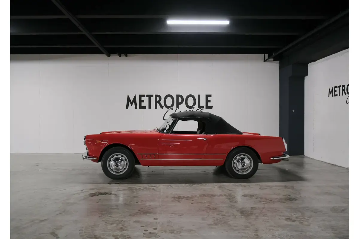 Usata Alfa Romeo 2000 116 CV (85 kW) 1960 Rosso Cabrio