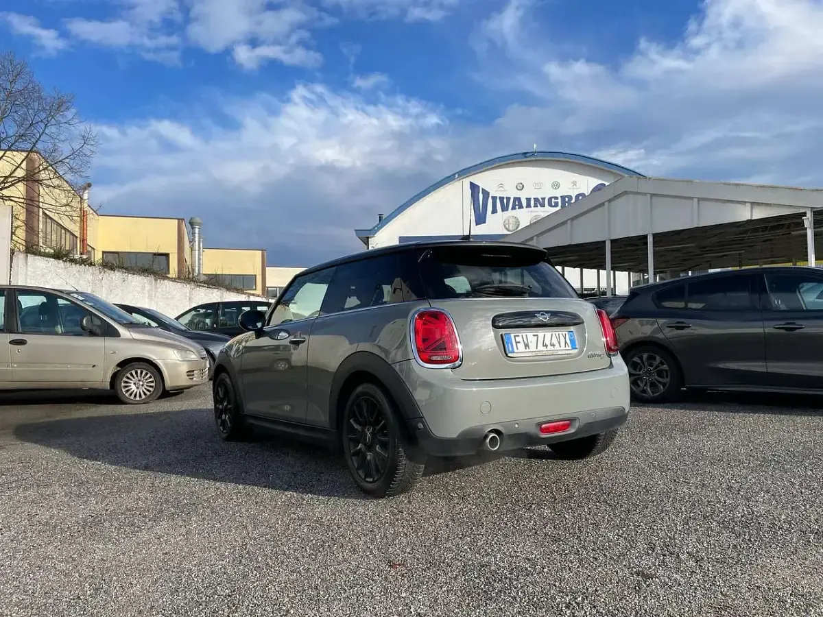 Usata Mini Cooper D Hype 116 CV (85 kW) 2019 Grigio Utilitaria