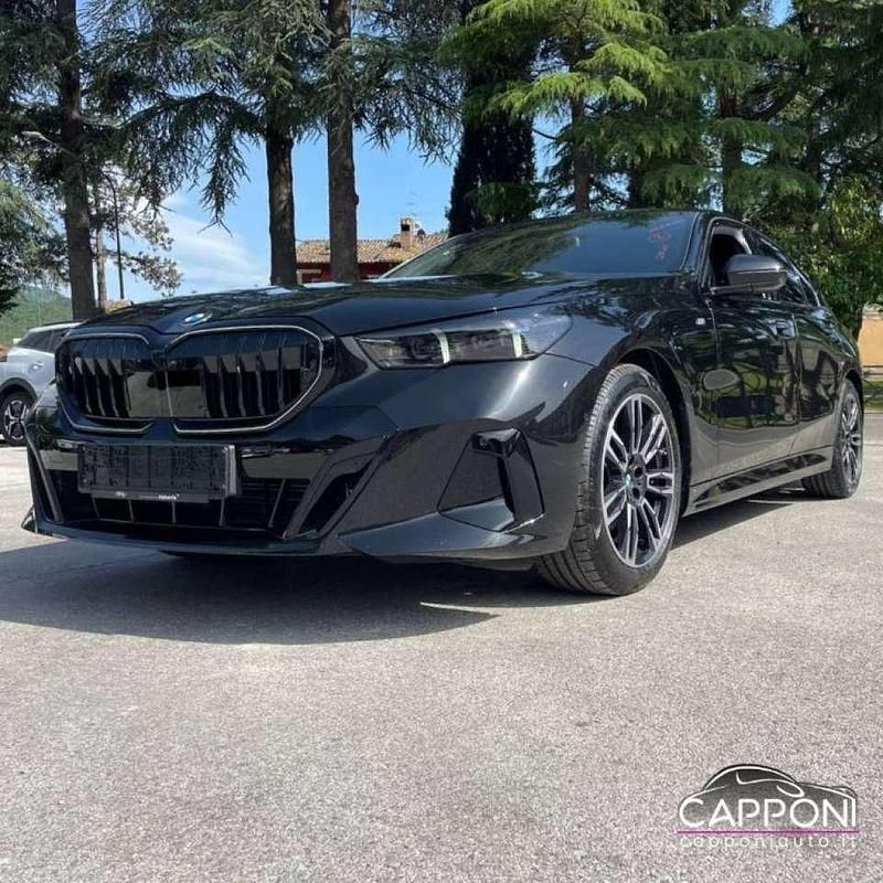 Nero Usata 2024 BMW 520 M Sport Tre volumi | 62.800 € - Immagine 1/4