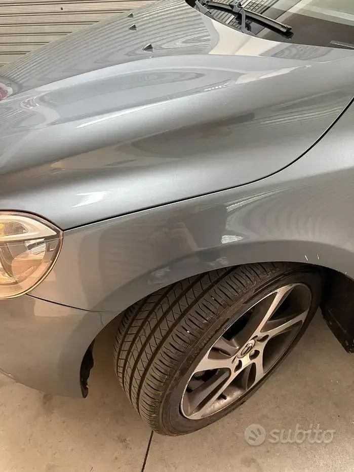 Usata Volvo V40 120 CV (88 kW) 2017 Grigio Berlina