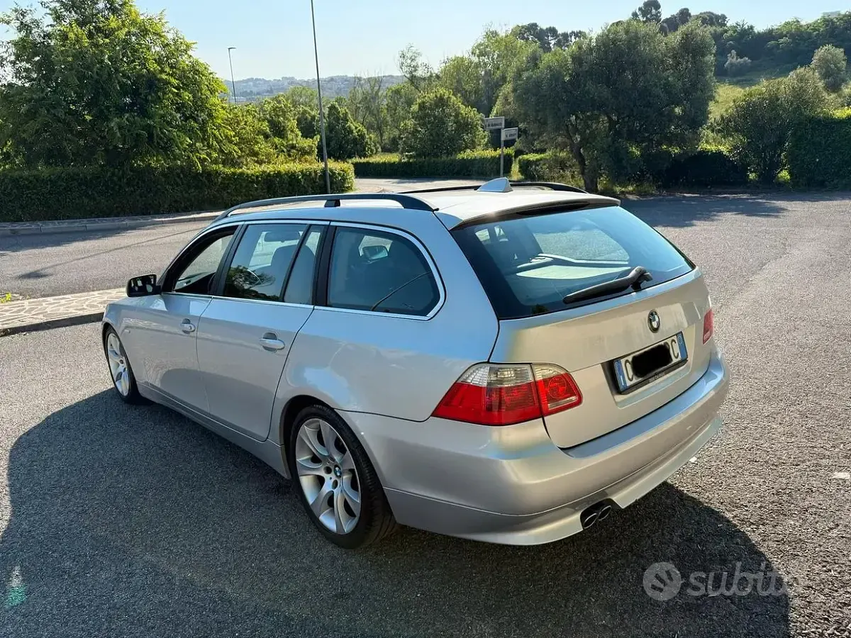Usata BMW 525 177 CV (130 kW) 2005 Grigio Station wagon