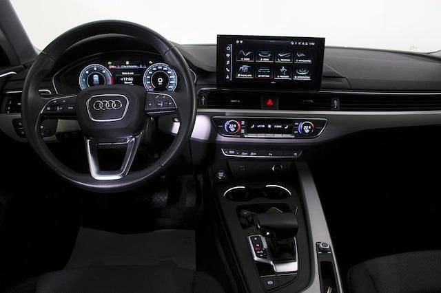 Usata Audi A4 Advanced Plus 163 CV (119 kW) 2022 Argento floret metallizzato Station wagon