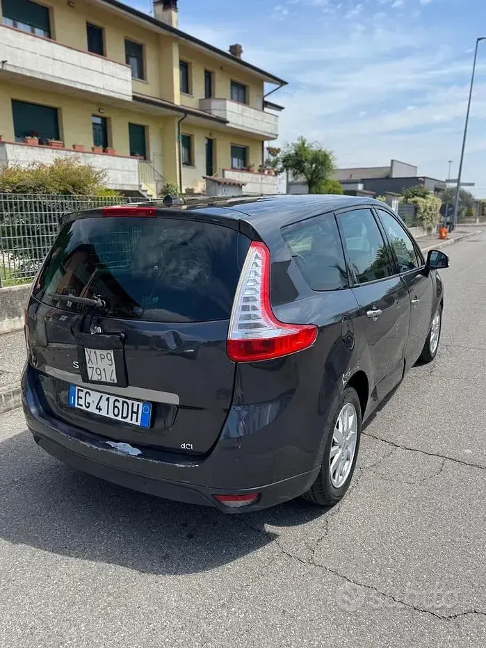 Usata Renault Scenic E-Tech 110 CV (80 kW) 2010 Grigio Monovolume