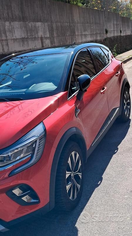 Usata Renault Captur 100 CV (73 kW) 2023 Rosso SUV