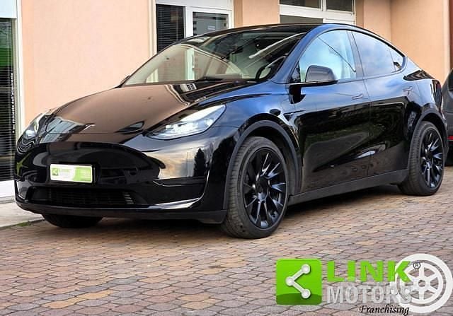 Usata Tesla Model Y Standard Range 255 kW (347 CV) 2023 Nero SUV