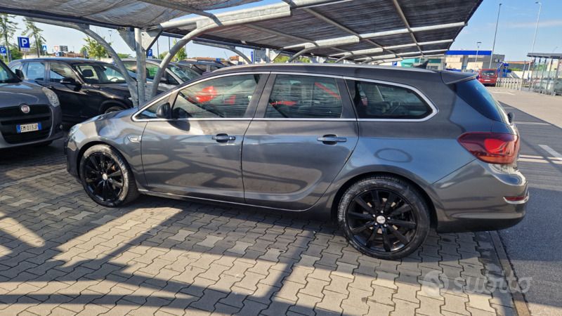 Usata Opel Astra 2011 Grigio Station wagon