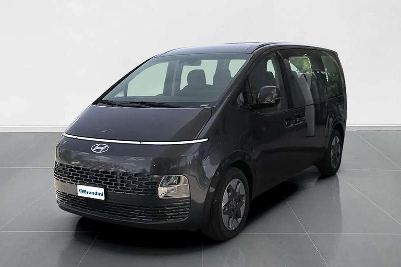 Nuova Hyundai Staria 160 CV (117 kW) 2025 Graphite gray Monovolume