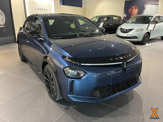 Nuova Lancia Ypsilon 101 CV (74 kW) 2025 Rosso Utilitaria