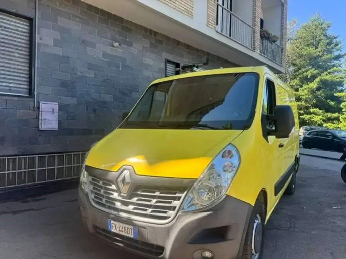 Usata Renault Master 131 CV (96 kW) 2019 Giallo Furgone