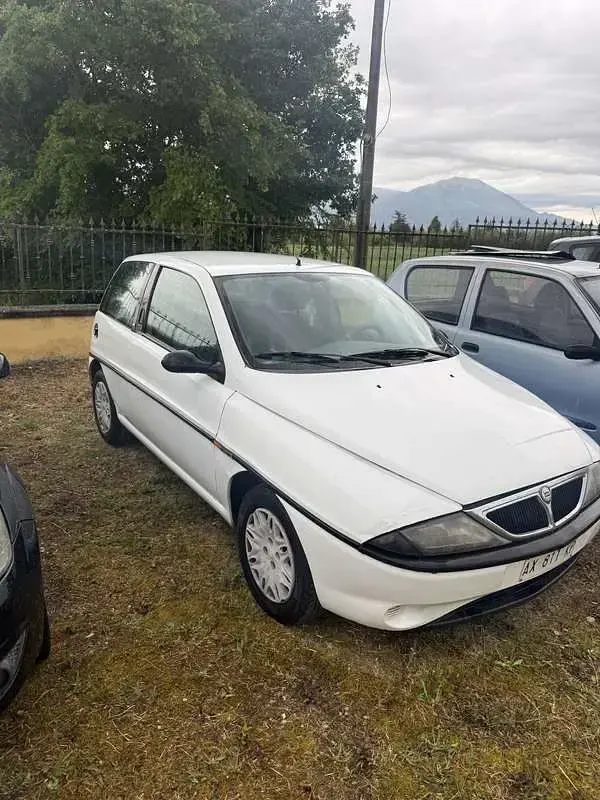 Usata Lancia Ypsilon 54 CV (39 kW) 1997 Utilitaria