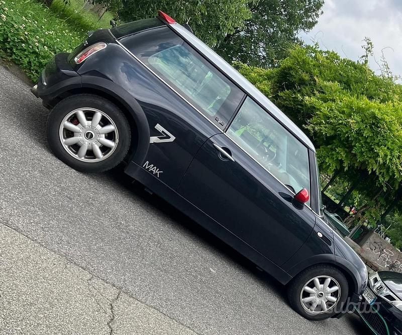 Usata Mini Cooper Seven 116 CV (85 kW) 2006 Nero Utilitaria