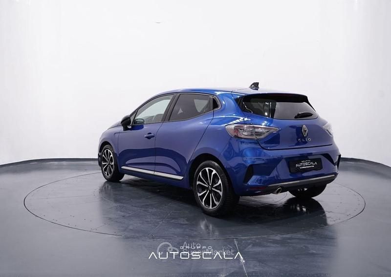 Usata Renault Clio V Techno 91 CV (66 kW) 2025 Blu iron Berlina