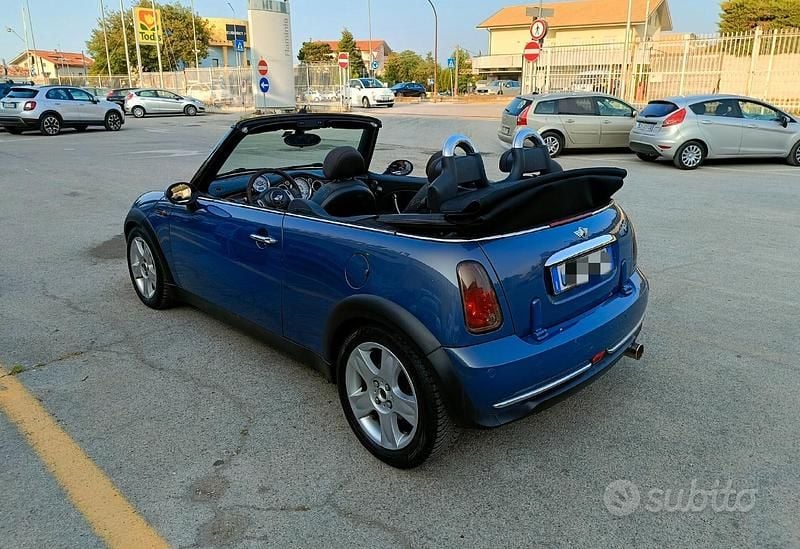 Usata Mini One Cabriolet 90 CV (66 kW) 2005 Blu Cabrio