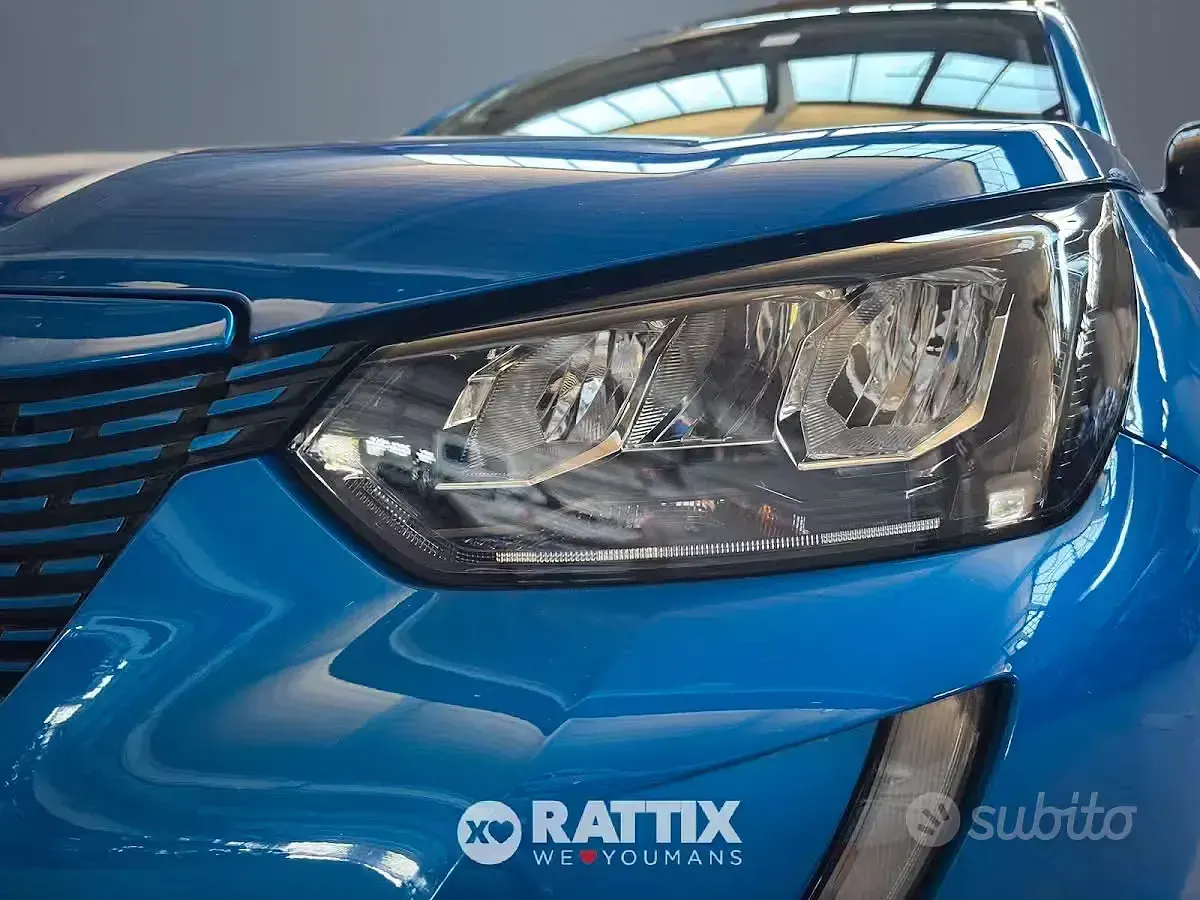 Usata Peugeot 2008 Allure 100 kW (136 CV) 2022 Bluazzurro SUV
