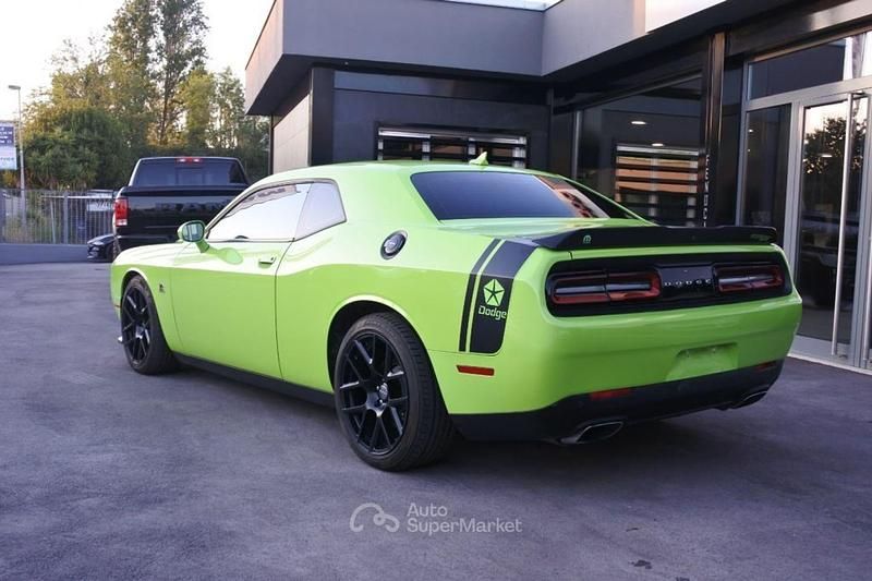 Usata Dodge Challenger 493 CV (362 kW) 2015 Verdesublime green pearlnero Coupé