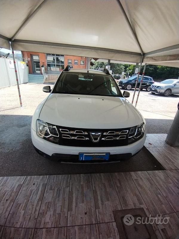 Bianco Usata 2016 Dacia Duster SUV | 7600 € (Buon prezzo) - Immagine 1/4